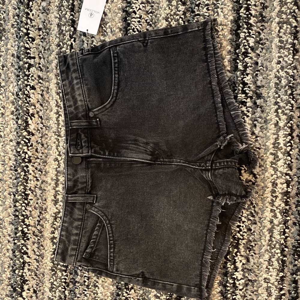 New with tags Volcom shorts